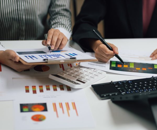meeting-financial-advisors-analyze-investment-market-situations-and-plan-business-strategies-.jpg